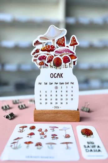 Mantarlı 2026 Kayın Ağacı Standlı Masaüstü Takvim resmi